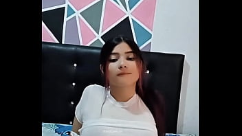 Actriz porno le da una gran mamada a su padrastro casero real