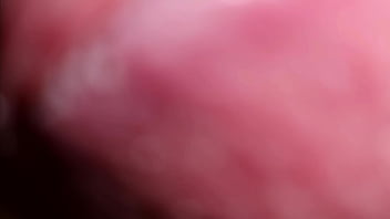 Arriva il figliastro col cazzo grosso trova le mutandine della matrigna e si sega nel suo salone rischiando di essere scoperto geme e gode con una sborrata da ingoio