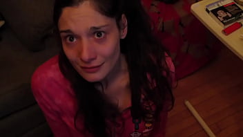 Ma superbe ex qui boit 2 tasses de pisse comme une pro