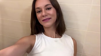 Cassiemua cute milf showing off her tits