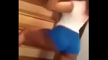 Big sexy ass shaking hard