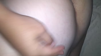 Loirinha dando pro marido manso