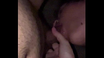 Dándote placer profundo con mi boca hasta hacerte explotar Dándote placer profundo con mi boca hasta hacerte explotar