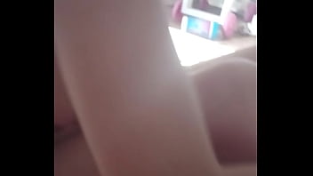 Delícia de peitos branquinhos e fartos