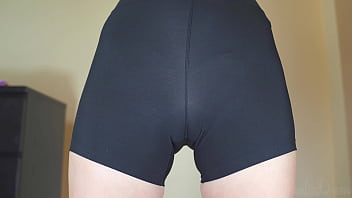Blonde reveals huge camel toe pussy while tight shorts try on haul
