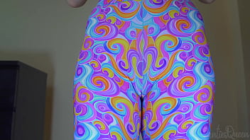 Blonde reveals huge camel toe pussy while tight shorts try on haul