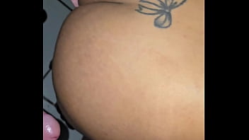 O cara atrás do gloryhole não deu conta tive que pedir para o meu marido me fazer gozar