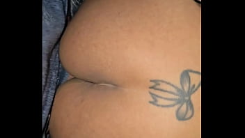 O cara atrás do gloryhole não deu conta tive que pedir para o meu marido me fazer gozar