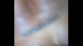 Noite no chuveiro tomando banho