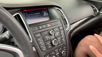 Fucked a slut in public in a convertible