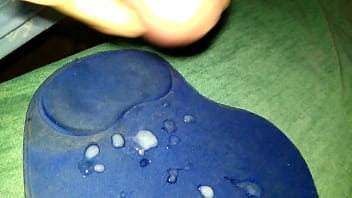 3ra corrida del día mía mmm aún sale leche