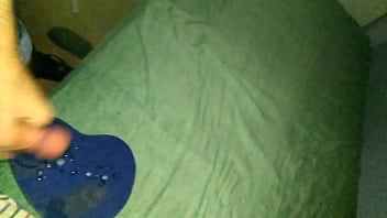 3ra corrida del día mía mmm aún sale leche