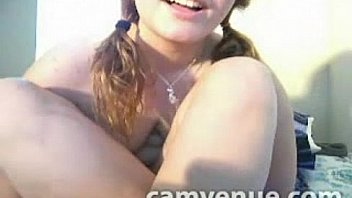 Amateur girl shows dildo playing on bedroom cam