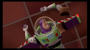 Buzz cai de cu na boca pra consegui ser cadeirante