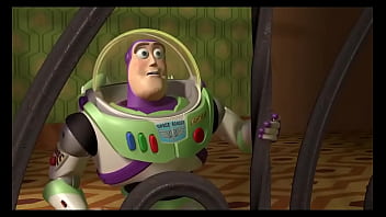 Buzz cai de cu na boca pra consegui ser cadeirante