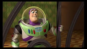 Buzz cai de cu na boca pra consegui ser cadeirante