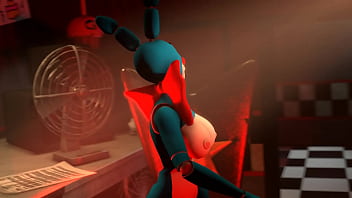 Sexy bonnie is spinning and cannot understand who wants to fuck her