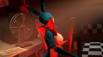 Sexy bonnie is spinning and cannot understand who wants to fuck her