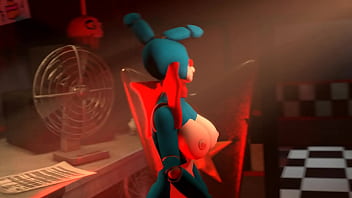 Sexy bonnie is spinning and cannot understand who wants to fuck her