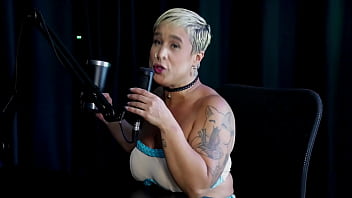 Tem um público misto é milf pegou um que brochou e já passou muita raiva por isso escolhe suas batalhas just joana watch sheer red