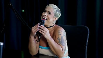 Tem um público misto é milf pegou um que brochou e já passou muita raiva por isso escolhe suas batalhas just joana watch sheer red