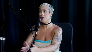 Tem um público misto é milf pegou um que brochou e já passou muita raiva por isso escolhe suas batalhas just joana watch sheer red