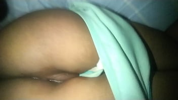 Mi esposa bien rica en la cama