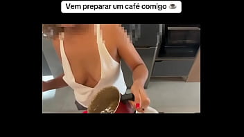 Come prepare a coffee with me ️vem preparar um café comigo#brazilian #housewife #sexy #luna #coffee #cafe #hot #go