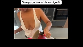 Come prepare a coffee with me ️vem preparar um café comigo#brazilian #housewife #sexy #luna #coffee #cafe #hot #go