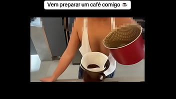 Come prepare a coffee with me ️vem preparar um café comigo#brazilian #housewife #sexy #luna #coffee #cafe #hot #go