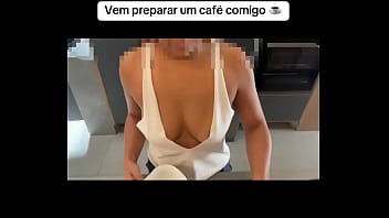 Come prepare a coffee with me ️vem preparar um café comigo#brazilian #housewife #sexy #luna #coffee #cafe #hot #go