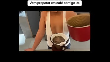Come prepare a coffee with me ️vem preparar um café comigo#brazilian #housewife #sexy #luna #coffee #cafe #hot #go