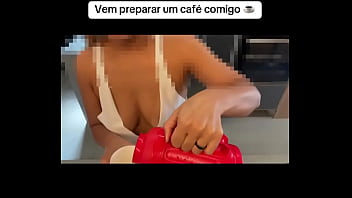 Come prepare a coffee with me ️vem preparar um café comigo#brazilian #housewife #sexy #luna #coffee #cafe #hot #go