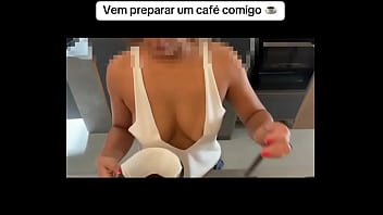 Come prepare a coffee with me ️vem preparar um café comigo#brazilian #housewife #sexy #luna #coffee #cafe #hot #go