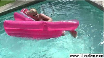 Masturbation sex using sex things with kinky girl bella rose vid 06