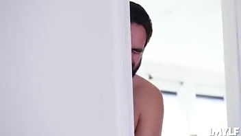 Spying on some thighs 4