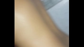 Sexo gostoso com namorada no banheiro