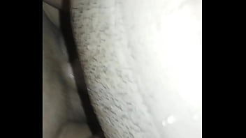 Sexo gostoso com namorada no banheiro