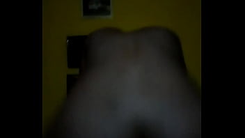 Elle me baise quand je la fesse