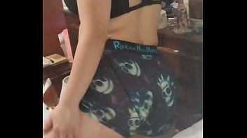 She twerking in mirror