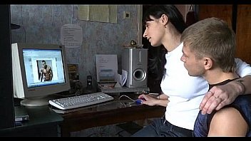 This babe widens legs wide open