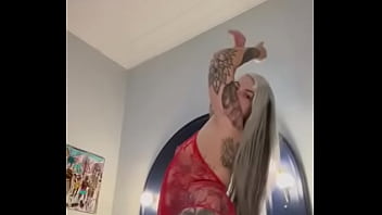 Red fishnet to attract u