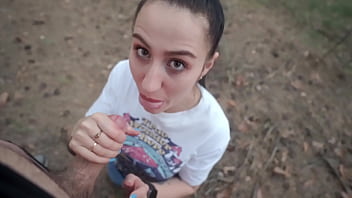I flashed my cock to a lonely girl in the forest and she helped me cum