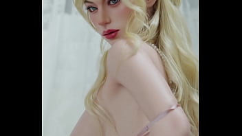 Lindsay horny blonde who likes it really dirty