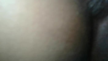 แหย่หีด้วยความเสียวจนน้ำแตก