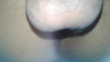 แหย่หีด้วยความเสียวจนน้ำแตก