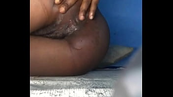 I love to shower my pussy as a gift to a loyal fan