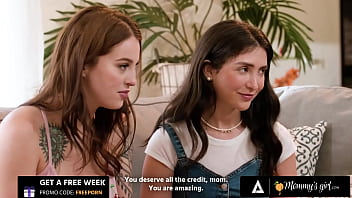 Petite babes fuck squirting milf