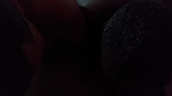 Dois chupando minha buceta