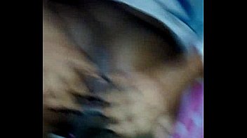 Pauzão sendo enfiado na bunda da novinha